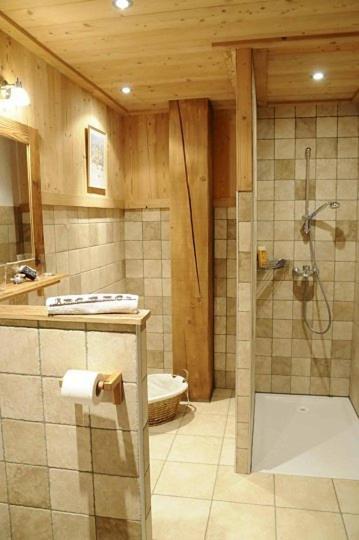 La Ferme D Emilienne Bed & Breakfast Sallanches Oda fotoğraf