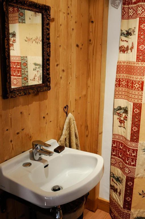La Ferme D Emilienne Bed & Breakfast Sallanches Oda fotoğraf